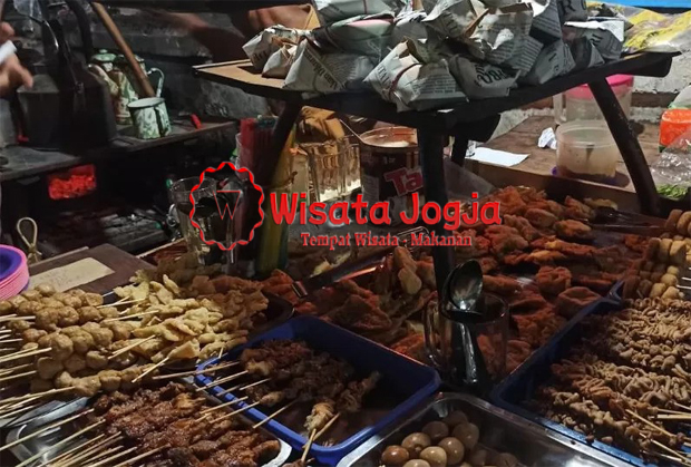 https://wisatajogja.online/2024/10/31/rekomendasi-wisata-kuliner-di-jogja-wajib-kamu-kunjungi/